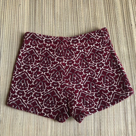 Ecote Urban Outfitters Red Boho Shorts - Size 0 - Picture 2 of 5